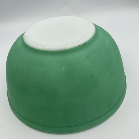 Primary Green 1950's Vintage PYREX #403 2.5 Qt Nesting Mixing Bowl - Picture 8 of 8